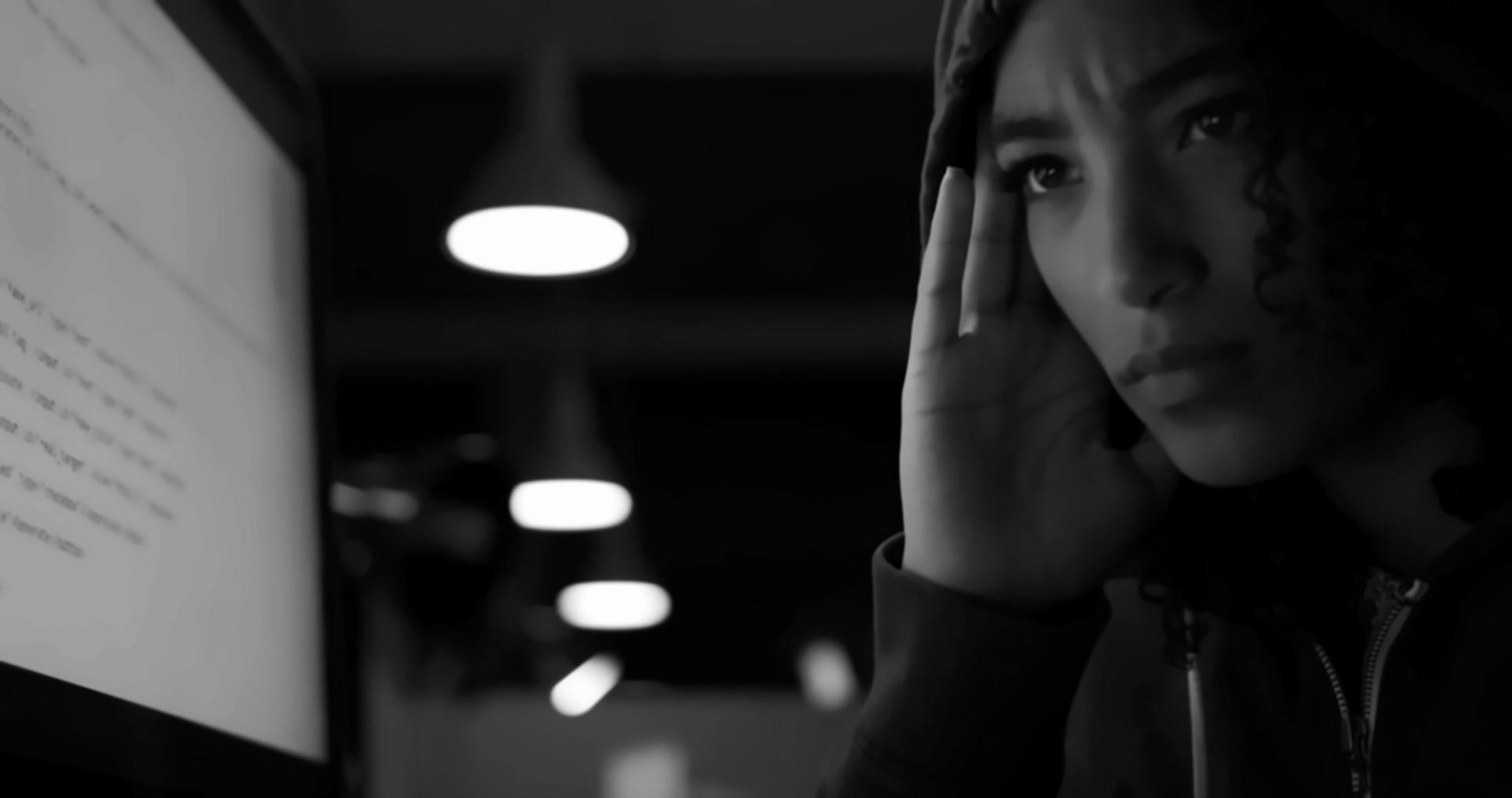 AR ve VR teknolojileri ile eğitim gören öğrenci